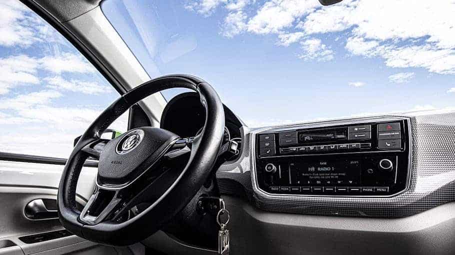 Autotür trifft Radfahrerin in Dresden-Pieschen