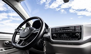 Autotür trifft Radfahrerin in Dresden-Pieschen