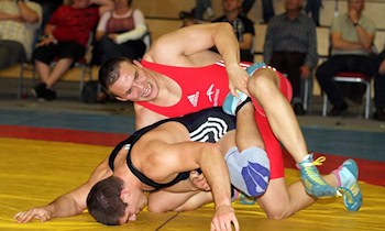 Körperliche Auseinandersetzung am Koreanischen Platz