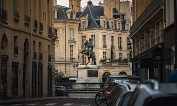 Diebstahl von Pflastersteinen in Saalau