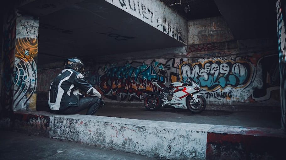 Graffiti an Supermarktfassade in Hartenstein