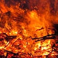 Hausbrand in Crimmitschau: Sperrmüll entzündet Fassade
