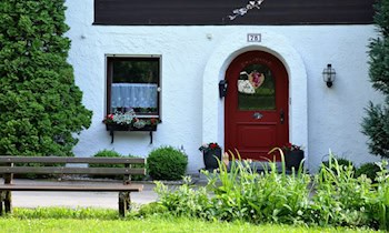 Scheibe eingeschlagen und Substanz verteilt in Aue-Bad Schlema