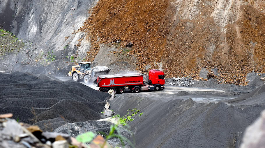 Versuchter Einbruch und Fahrzeugmissbrauch auf Baustelle in Schönau