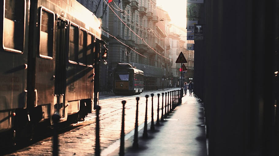 18-Jährige in Straßenbahn belästigt in Dresden-Johannstadt