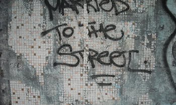 Vandalismus am Wanderweg Räderschnitza