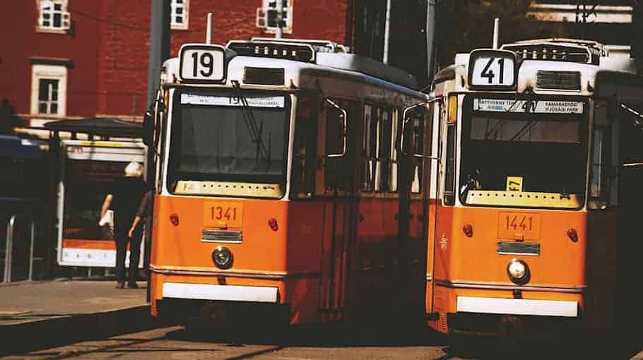 Vandalismus an Straßenbahn in Zwickau verursacht Sachschaden