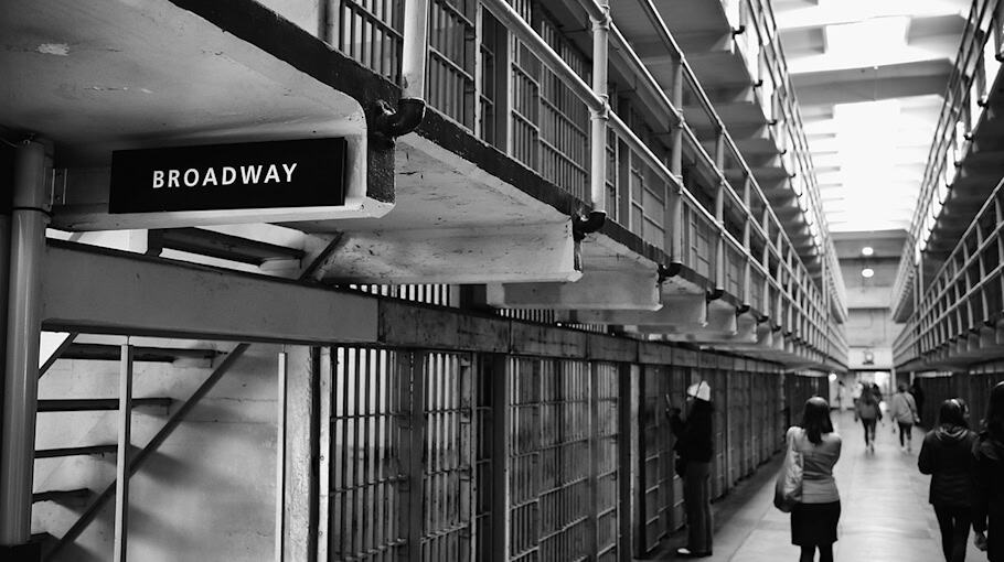 Tatverdächtiger stellt sich nach Raubversuch in Plagwitz