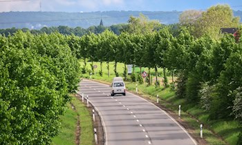 Wohnmobilbrand in Lagerhalle in Freiberg