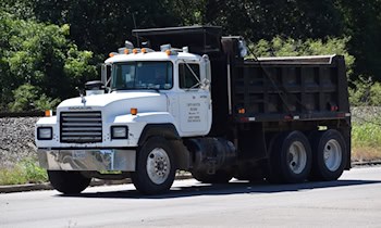 Schwerlasttransporter finden keinen Rastplatz