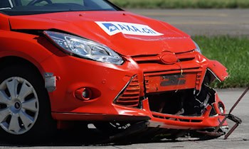 Unfall auf Augustusburger Straße: Honda und BMW kollidieren