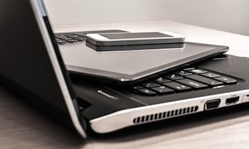 Telefonbetrug in Bautzen: Frau zahlt mehrfach hohe Überweisungen