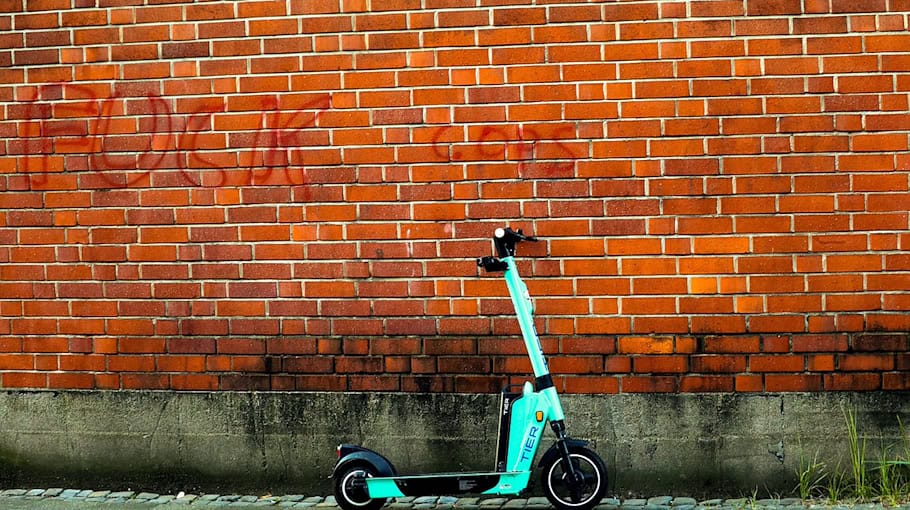 Alkoholbedingter E-Scooter-Sturz in Dresden-Johannstadt