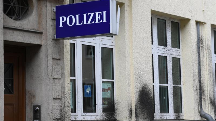 Bekennerschreiben Nach Farbanschlag Auf Polizeirevier